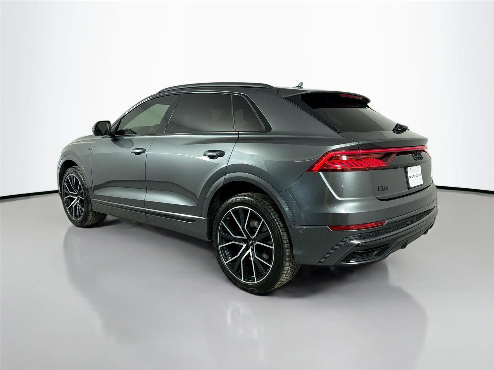 Used 2020 Audi Q8 Prestige w/ Prestige Package AWD/4WD image 3