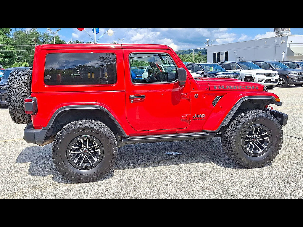 Certified 2025 Jeep Wrangler Rubicon AWD/4WD image 9
