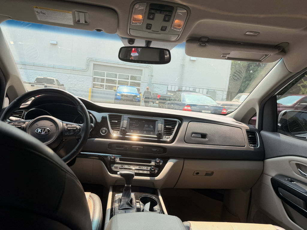 Used 2017 Kia Sedona EX FWD image 8
