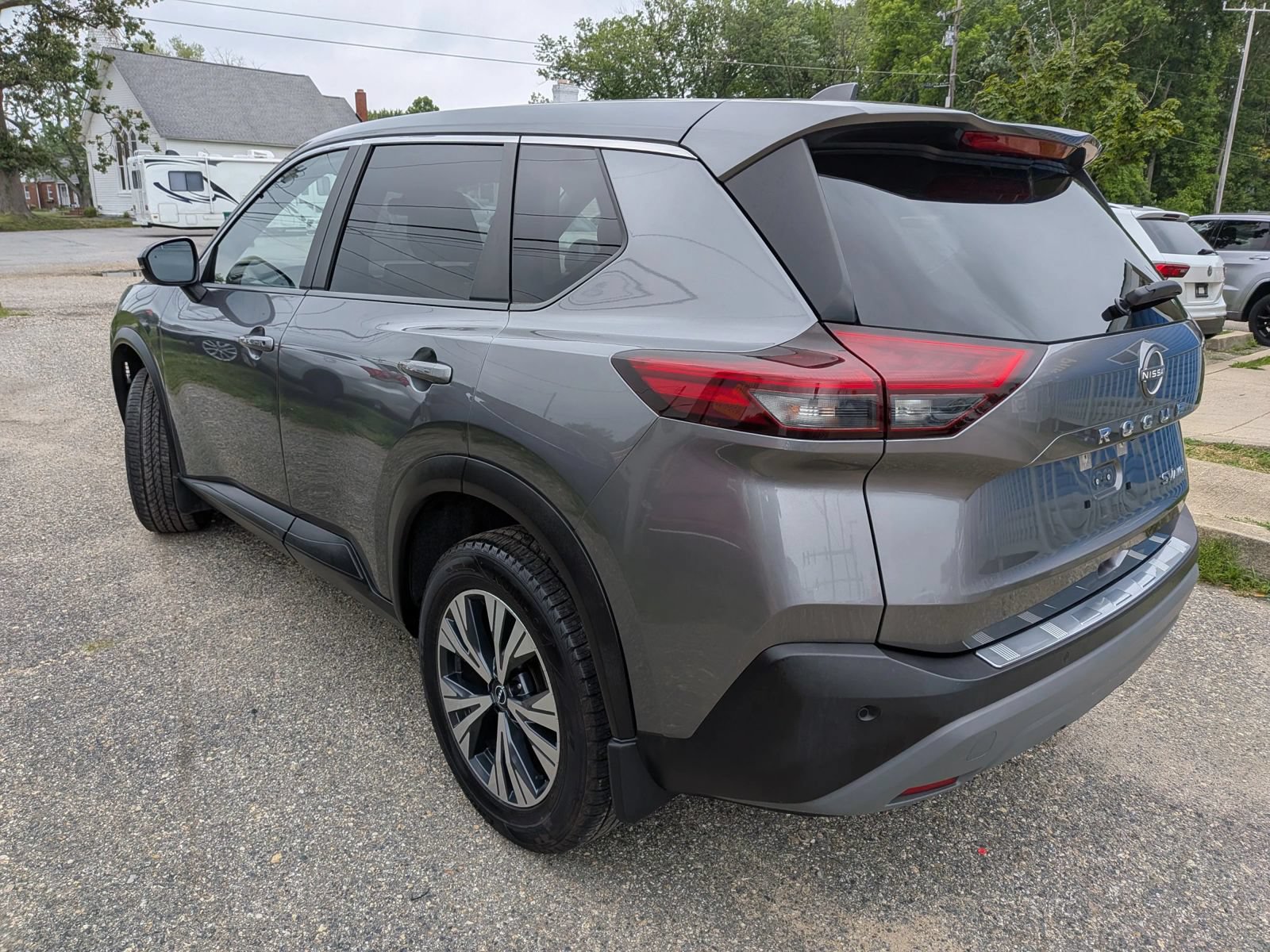 Used 2023 Nissan Rogue SV AWD/4WD image 4