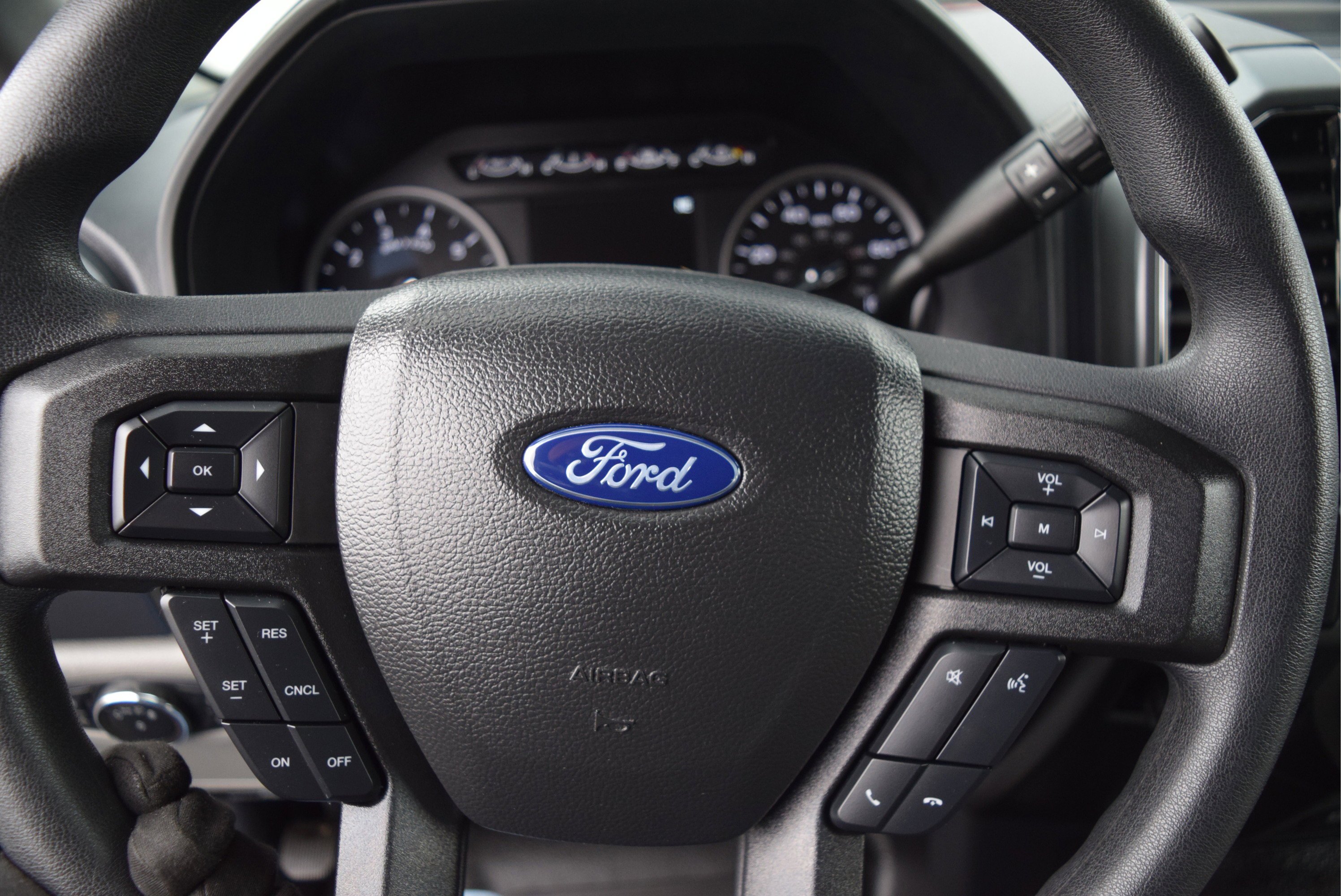 Used 2022 Ford F350 XLT w/ Camper Package image 10