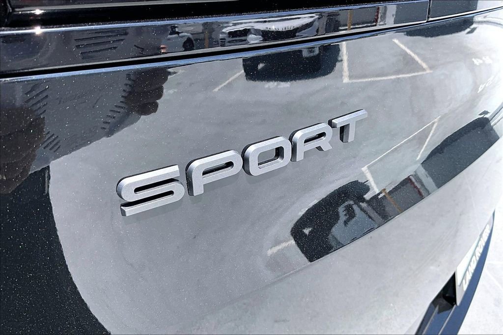 New 2026 Land Rover Range Rover Sport Dynamic SE AWD/4WD image 9
