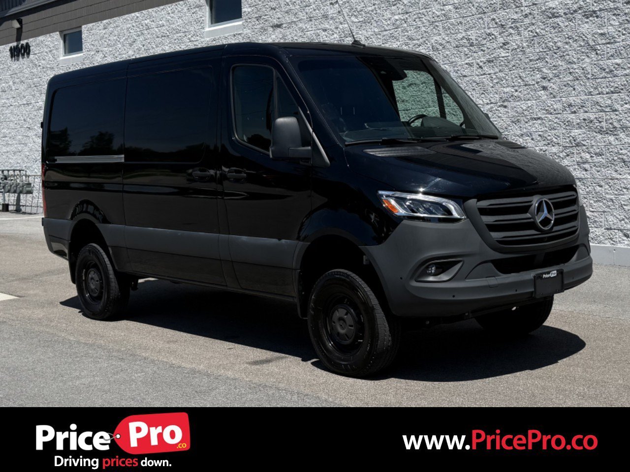 Used 2024 Mercedes-Benz Sprinter 2500 image 1