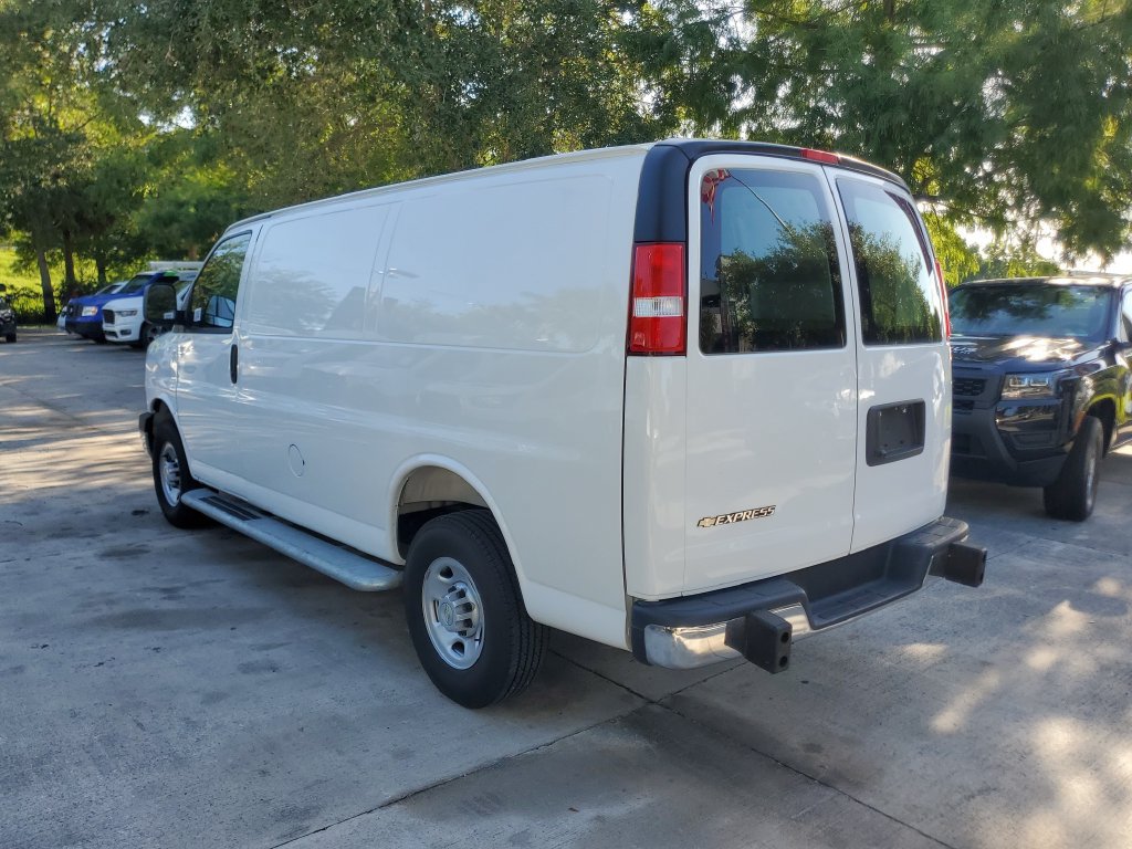 Used 2025 Chevrolet Express 2500 w/ Driver Convenience Package RWD image 4