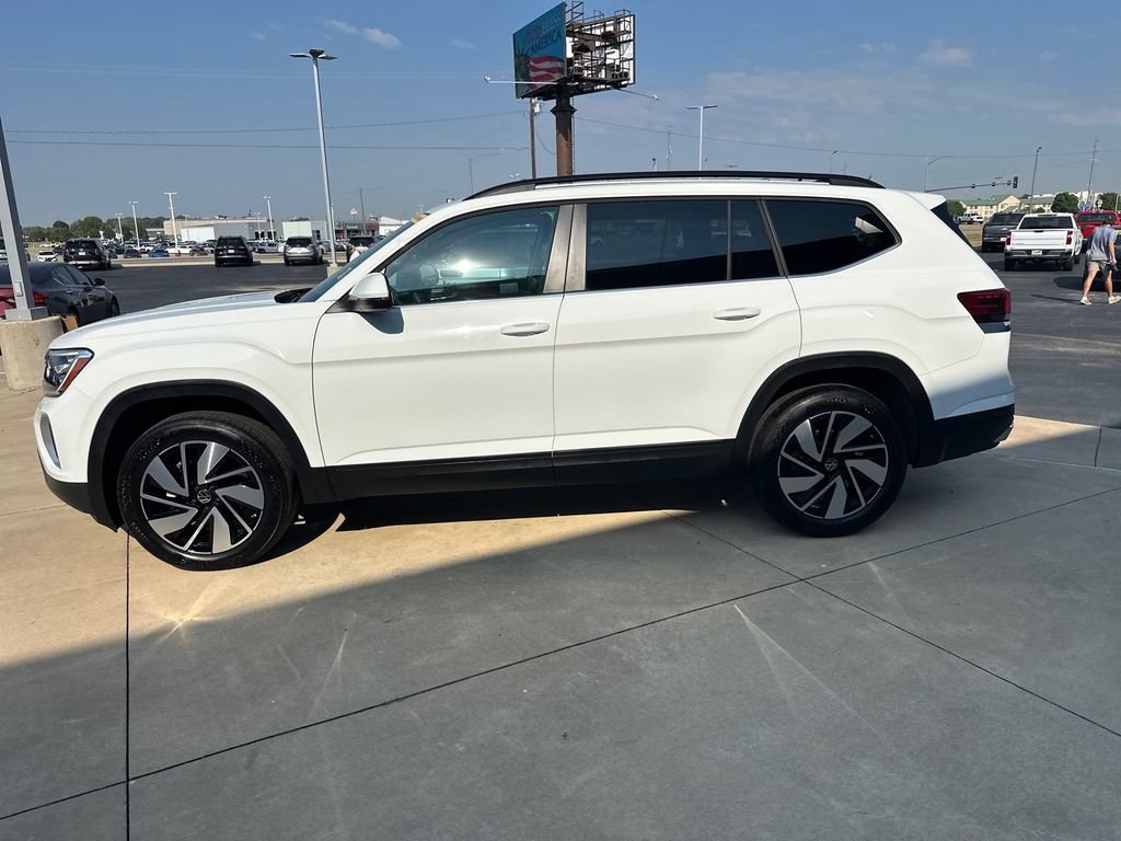 Used 2024 Volkswagen Atlas SE FWD image 11
