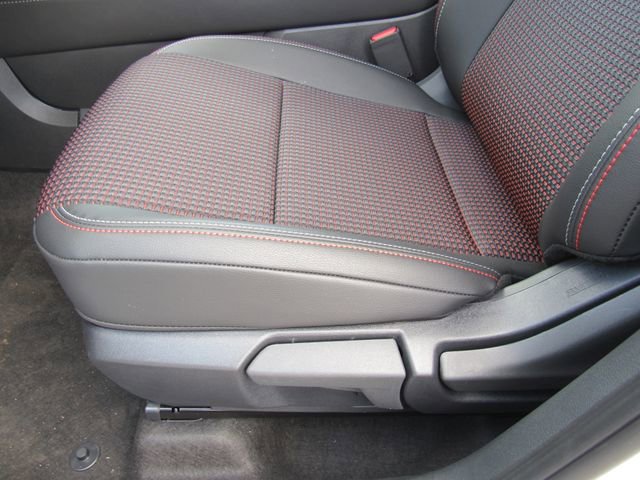 New 2026 Nissan Kicks SR w/ Cold Weather Package FWD image 21