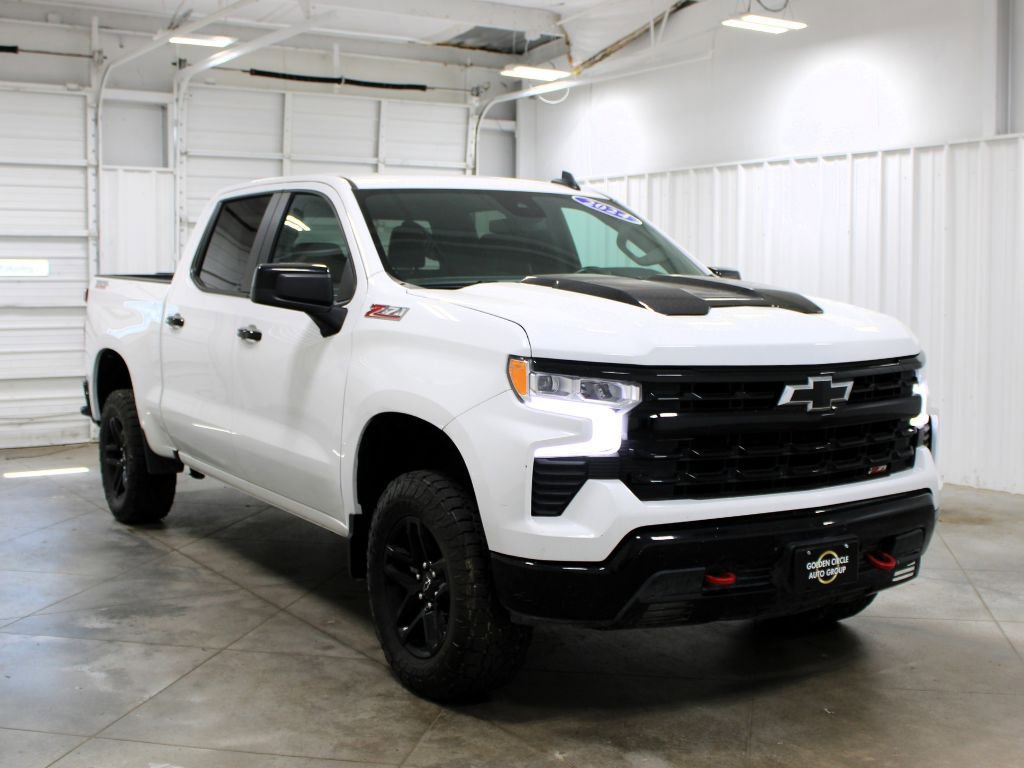 Used 2024 Chevrolet Silverado 1500 LT Trail Boss w/ Protection Package AWD/4WD image 3