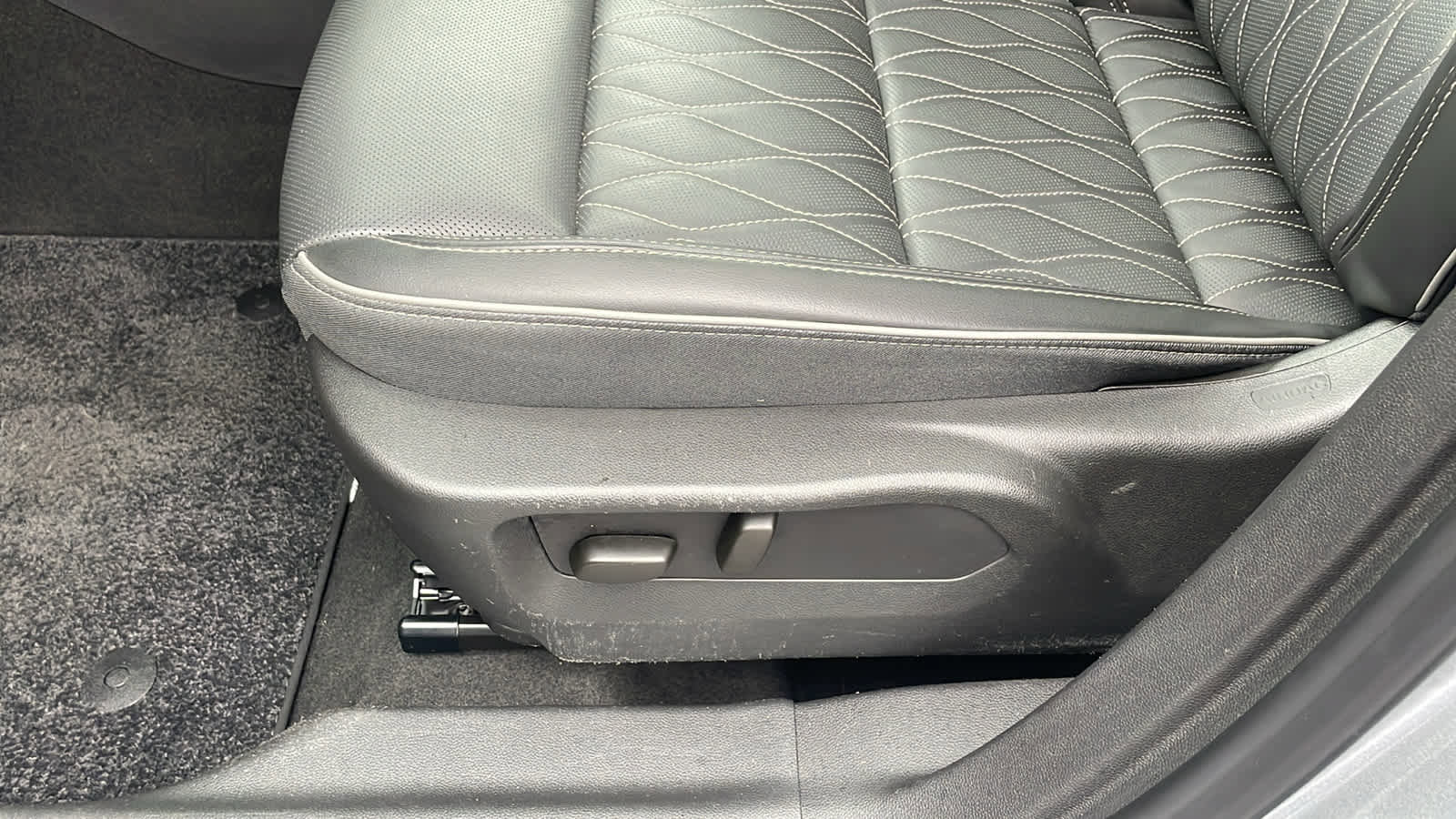 Certified 2023 Buick Envision Avenir image 8