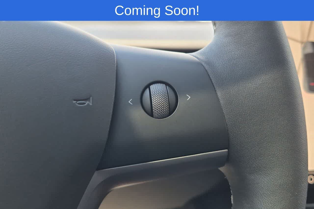Used 2024 Tesla Model Y Long Range AWD/4WD image 24