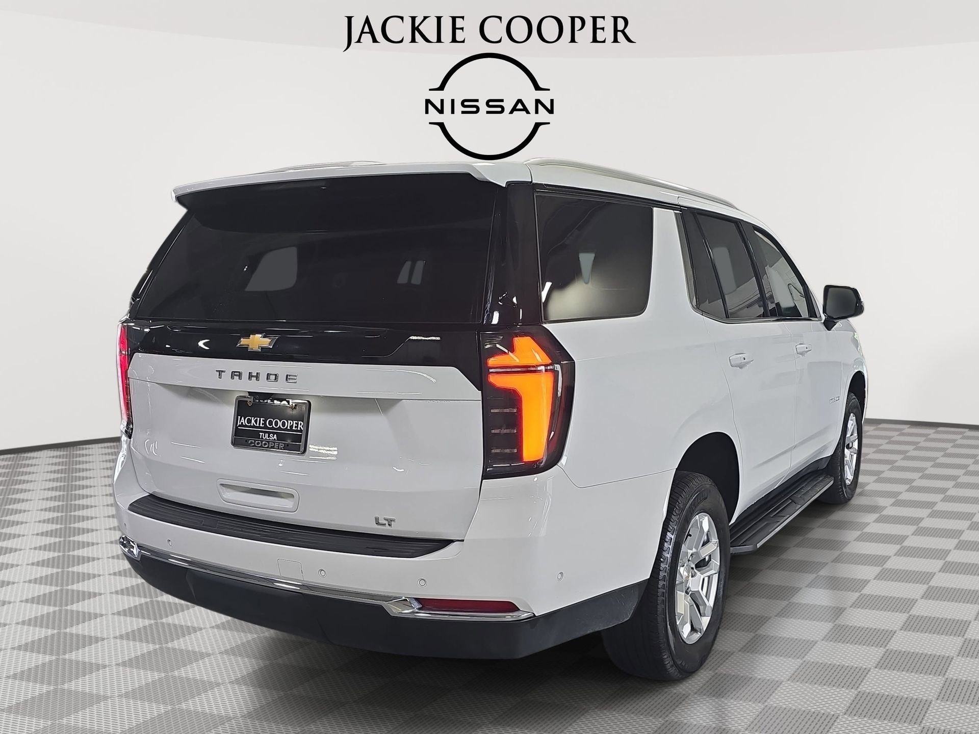 Used 2025 Chevrolet Tahoe LT AWD/4WD image 5