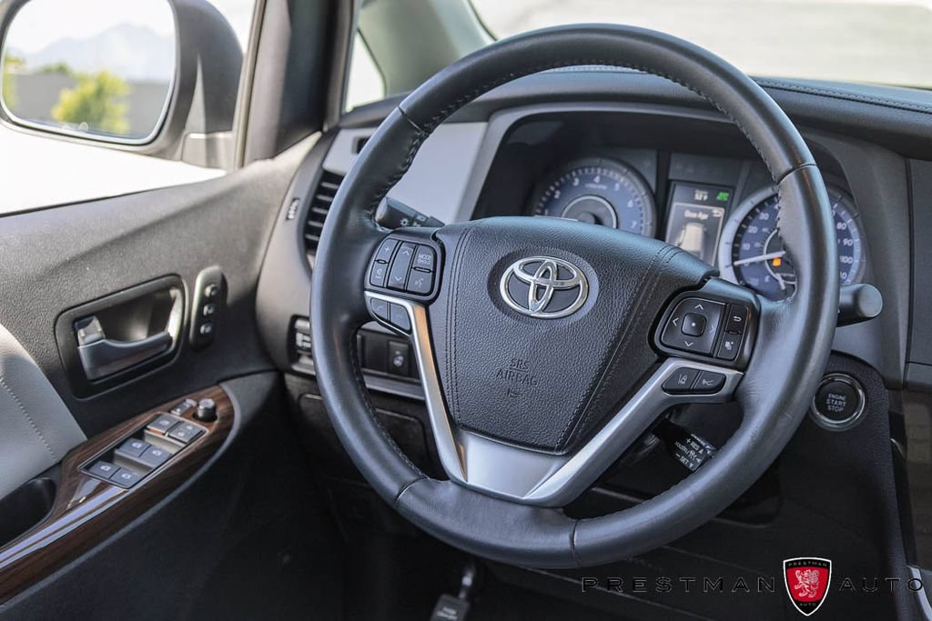 Used 2020 Toyota Sienna Limited FWD image 38