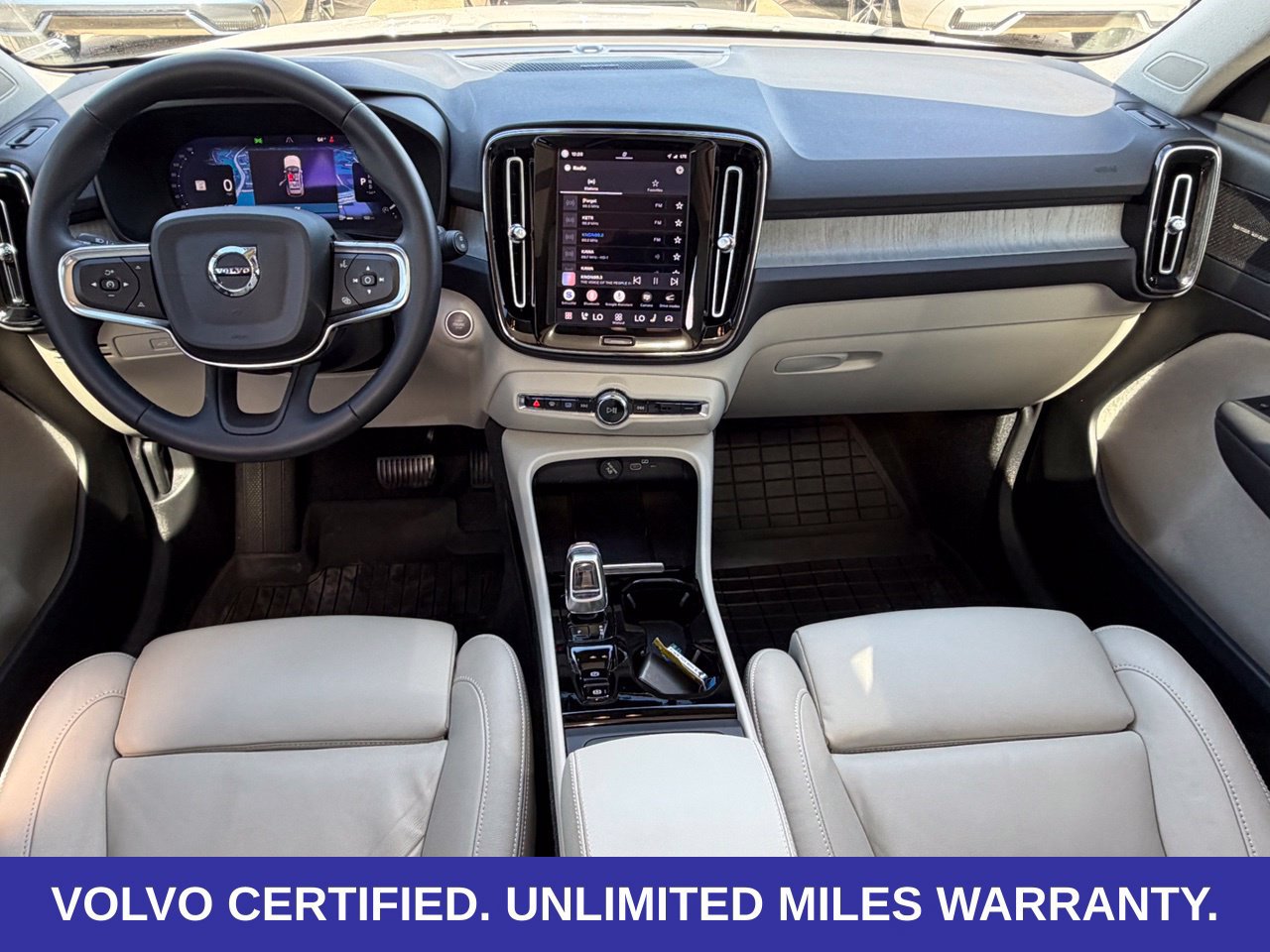 Certified 2024 Volvo XC40 B5 Ultimate w/ Protection Package Premier AWD/4WD image 18