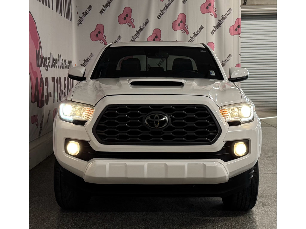 Used 2020 Toyota Tacoma TRD Sport w/ TRD Premium Sport Package image 5