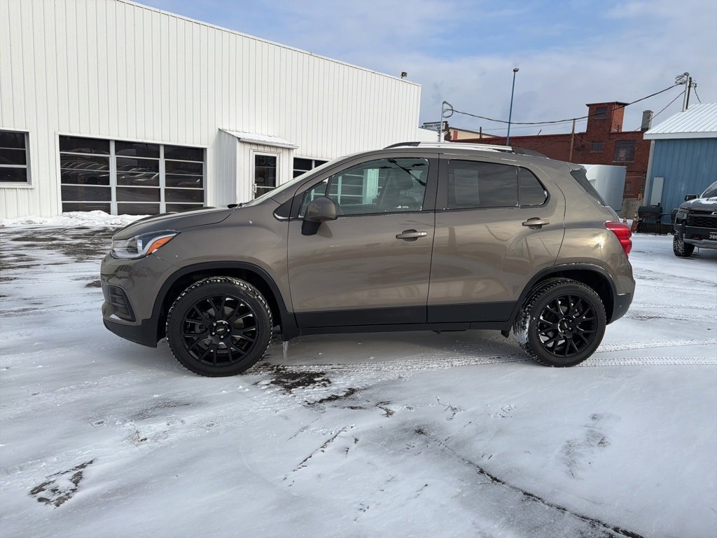 Used 2021 Chevrolet Trax LT w/ Driver Confidence Package image 4