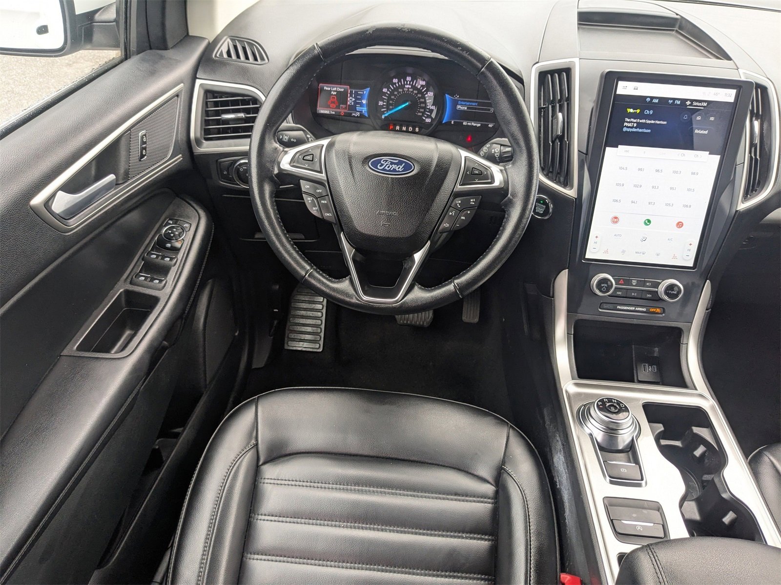 Used 2023 Ford Edge SEL image 16