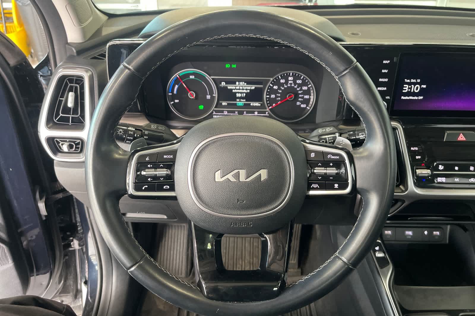 Used 2022 Kia Sorento EX w/ Panoramic Sunroof Package AWD/4WD image 12