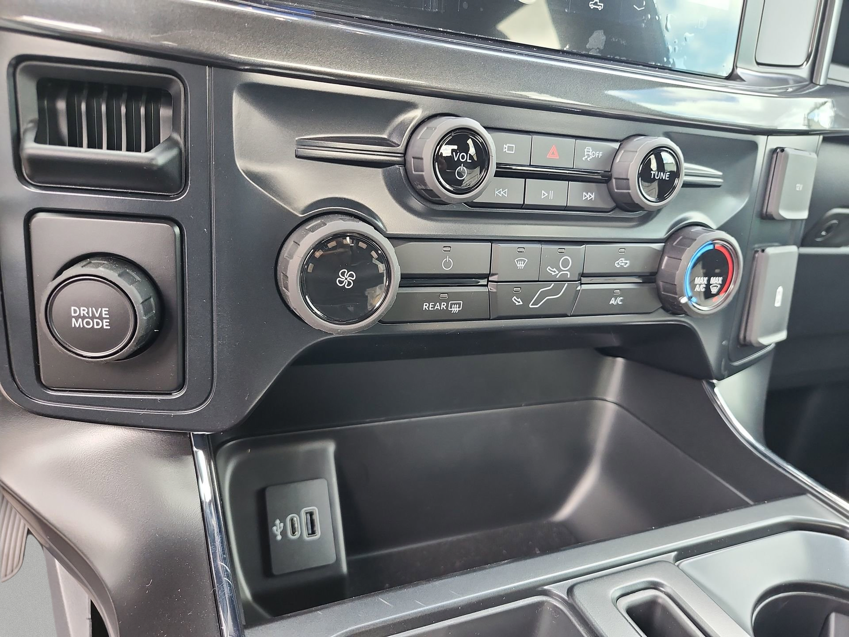 New 2025 Ford F150 STX w/ Equipment Group 200A RWD image 26