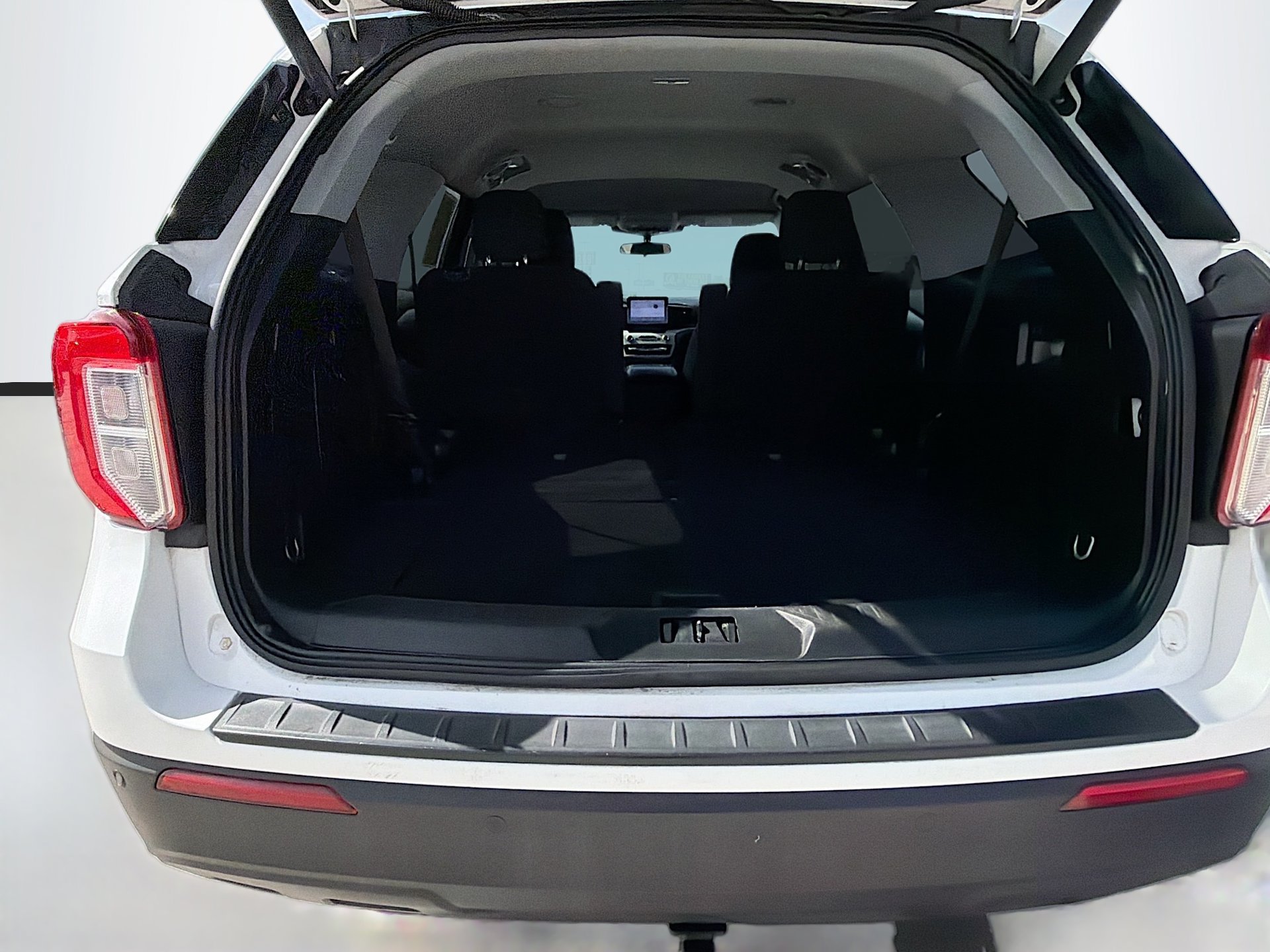 Used 2023 Ford Explorer XLT RWD image 28