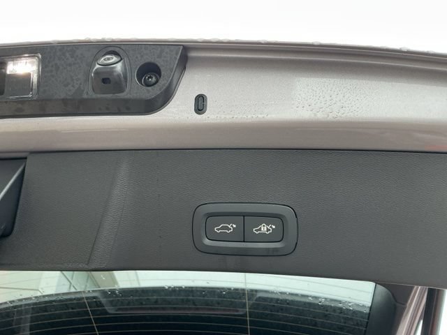 New 2026 Volvo XC40 B4 Core FWD image 10