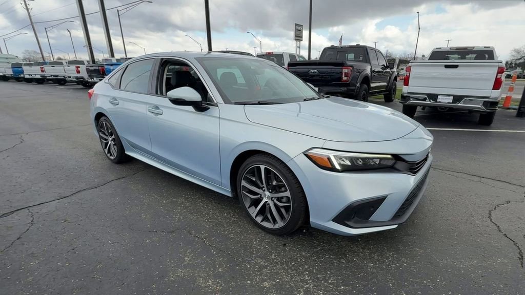 Used 2022 Honda Civic Touring image 2