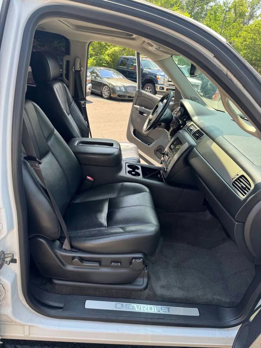 Used 2013 Chevrolet Tahoe LT w/ Suspension Package, Off-Road image 15