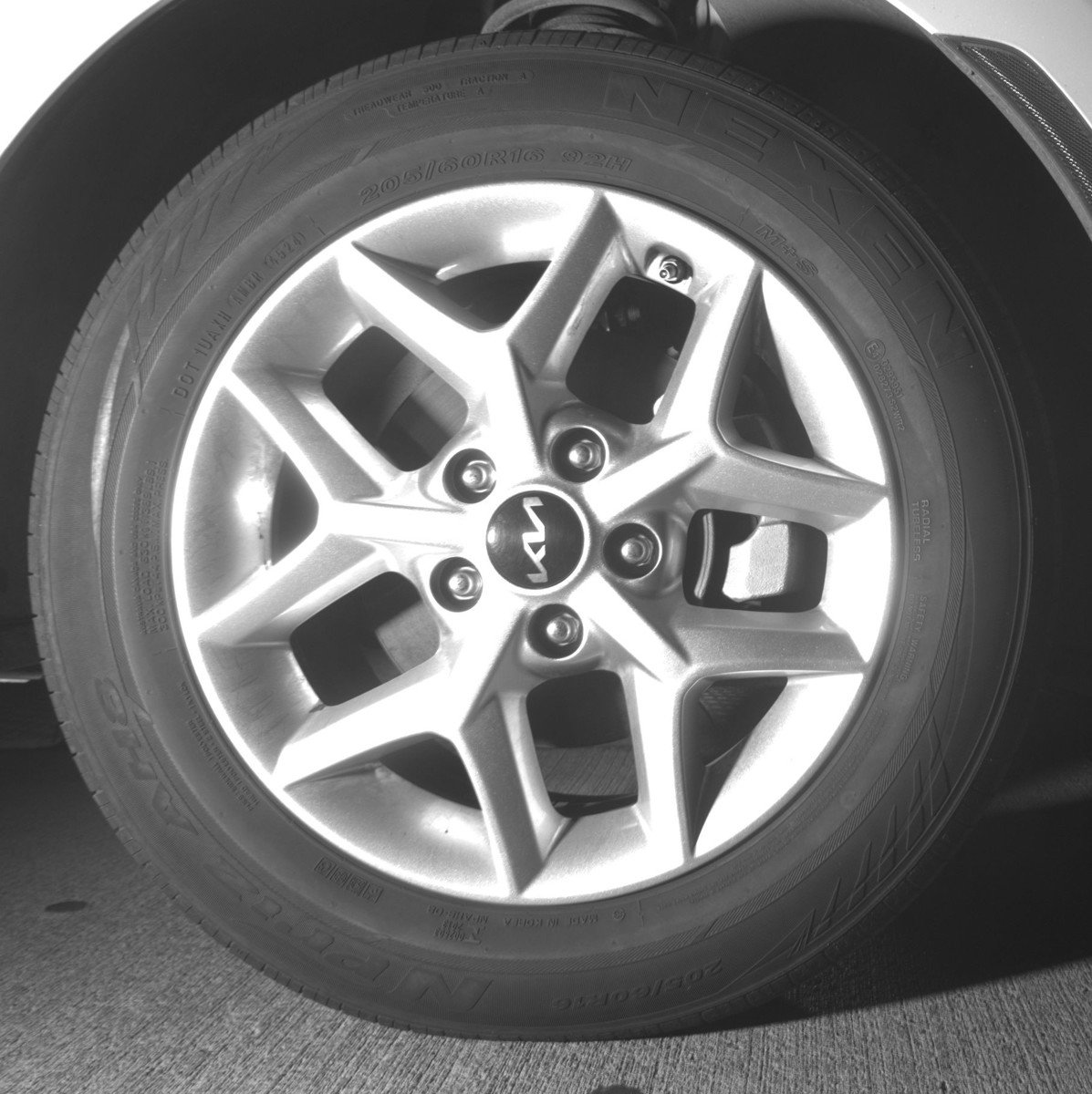 Used 2025 Kia Soul LX w/ LX Technology Package FWD image 13