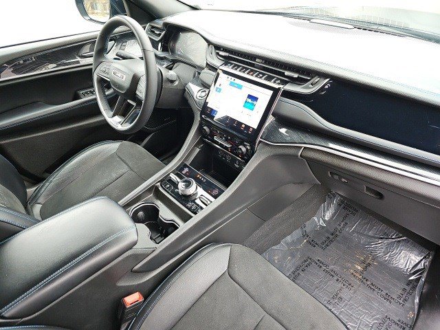 Used 2024 Jeep Grand Cherokee Trailhawk image 14