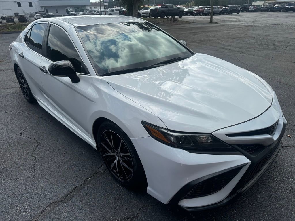 Used 2023 Toyota Camry SE image 10