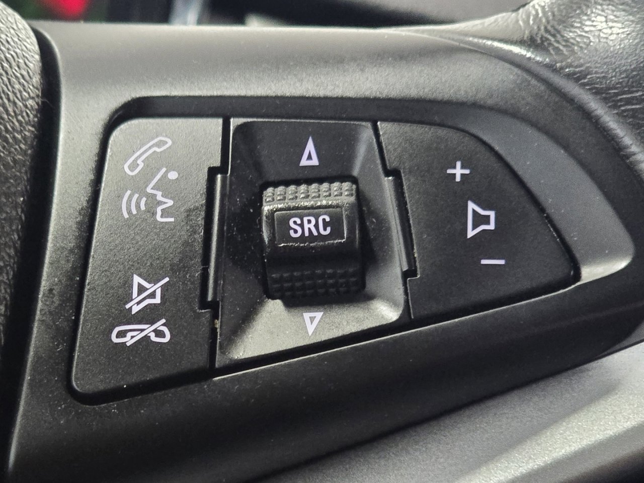 Used 2019 Chevrolet Trax LT w/ Driver Confidence Package image 30