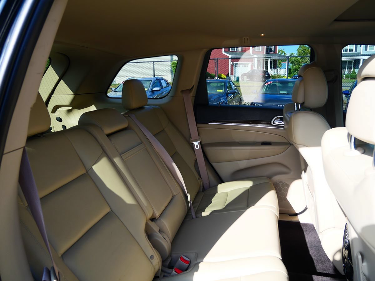 Used 2018 Jeep Grand Cherokee Limited AWD/4WD image 29