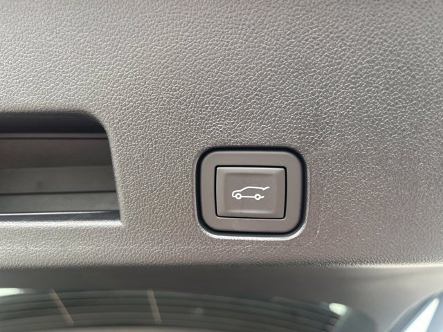 New 2027 Chevrolet Traverse LT FWD image 13
