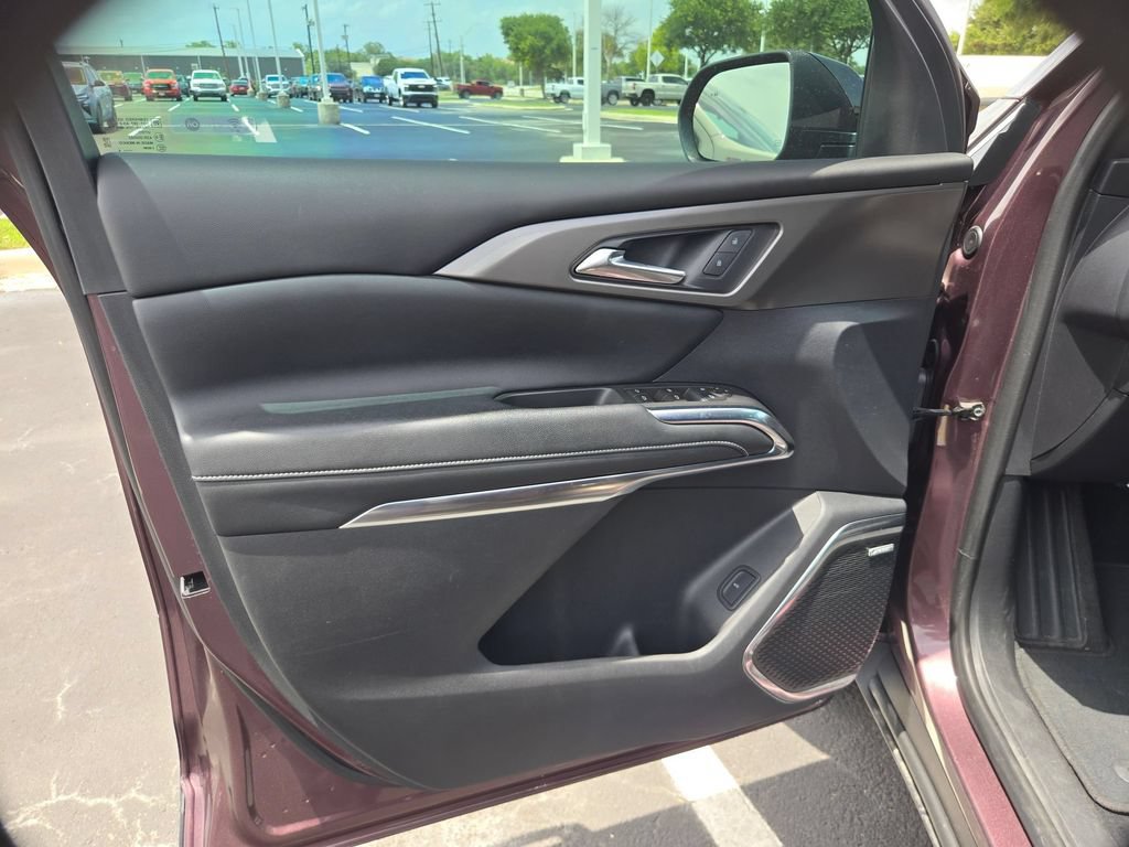 Used 2024 Chevrolet Traverse LT w/ Enhanced Driving Package FWD image 6