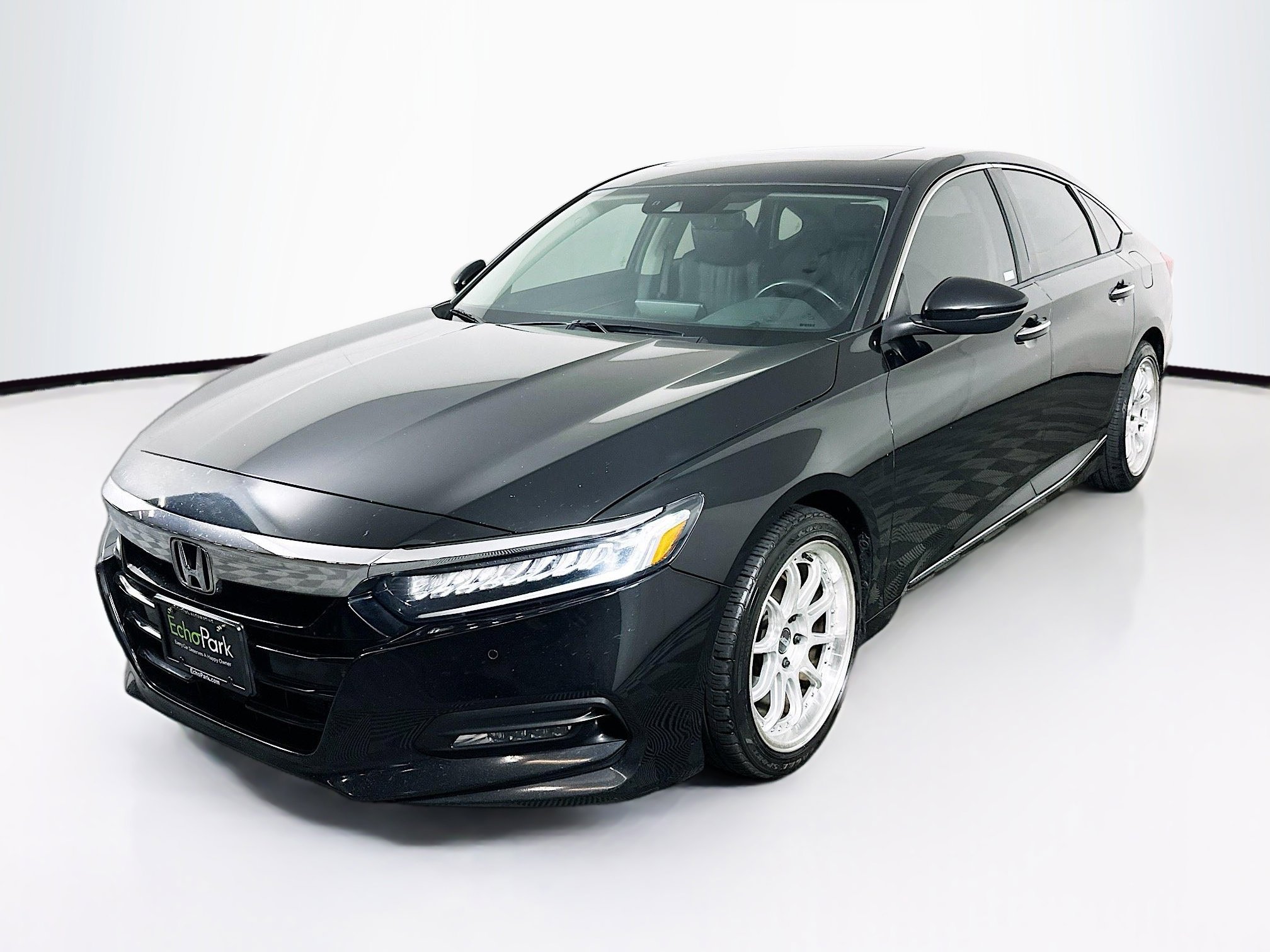 Used 2019 Honda Accord Touring image 3
