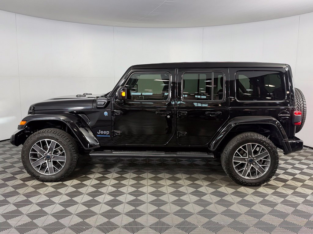 Used 2024 Jeep Wrangler High Altitude AWD/4WD image 10