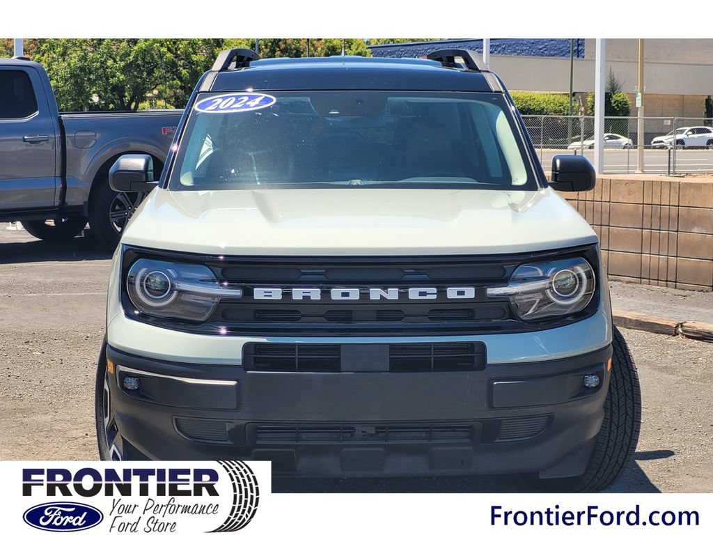 Used 2024 Ford Bronco Sport Outer Banks w/ Tech Package AWD/4WD image 3