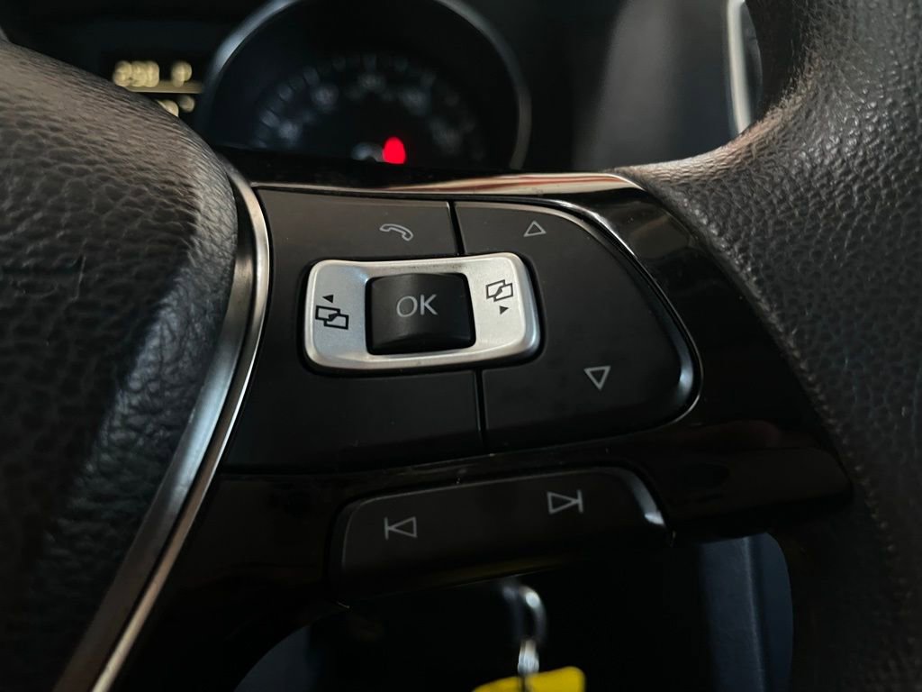 Used 2019 Toyota Camry SE FWD image 27