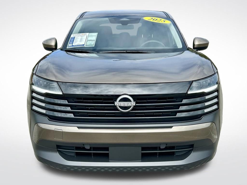 Used 2025 Nissan Kicks SV FWD image 2