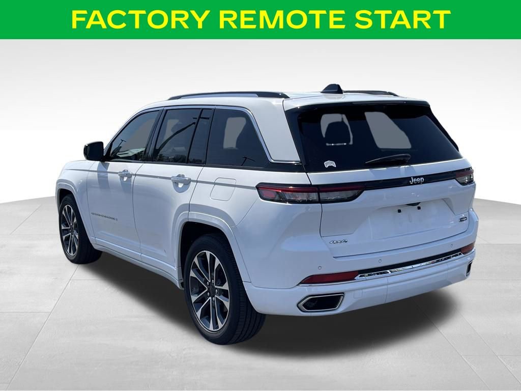 Used 2023 Jeep Grand Cherokee Overland w/ Luxury Tech Group IV AWD/4WD image 12