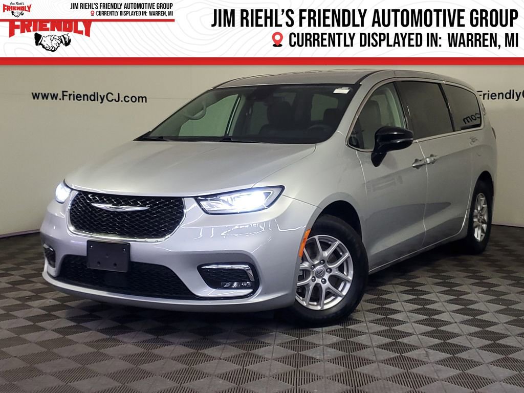 Used 2024 Chrysler Pacifica Touring-L image 1