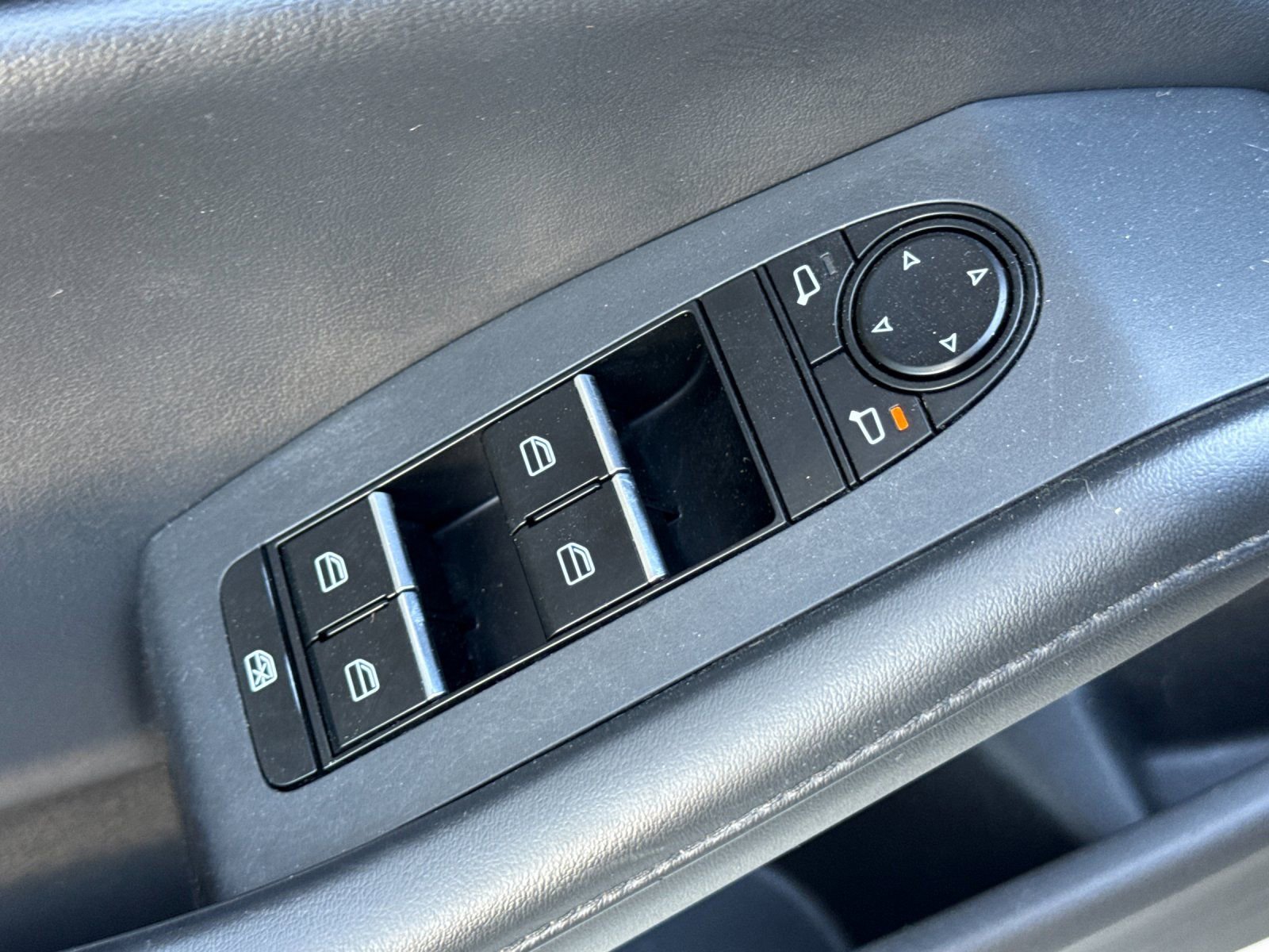 Used 2021 MAZDA MAZDA3 s image 11