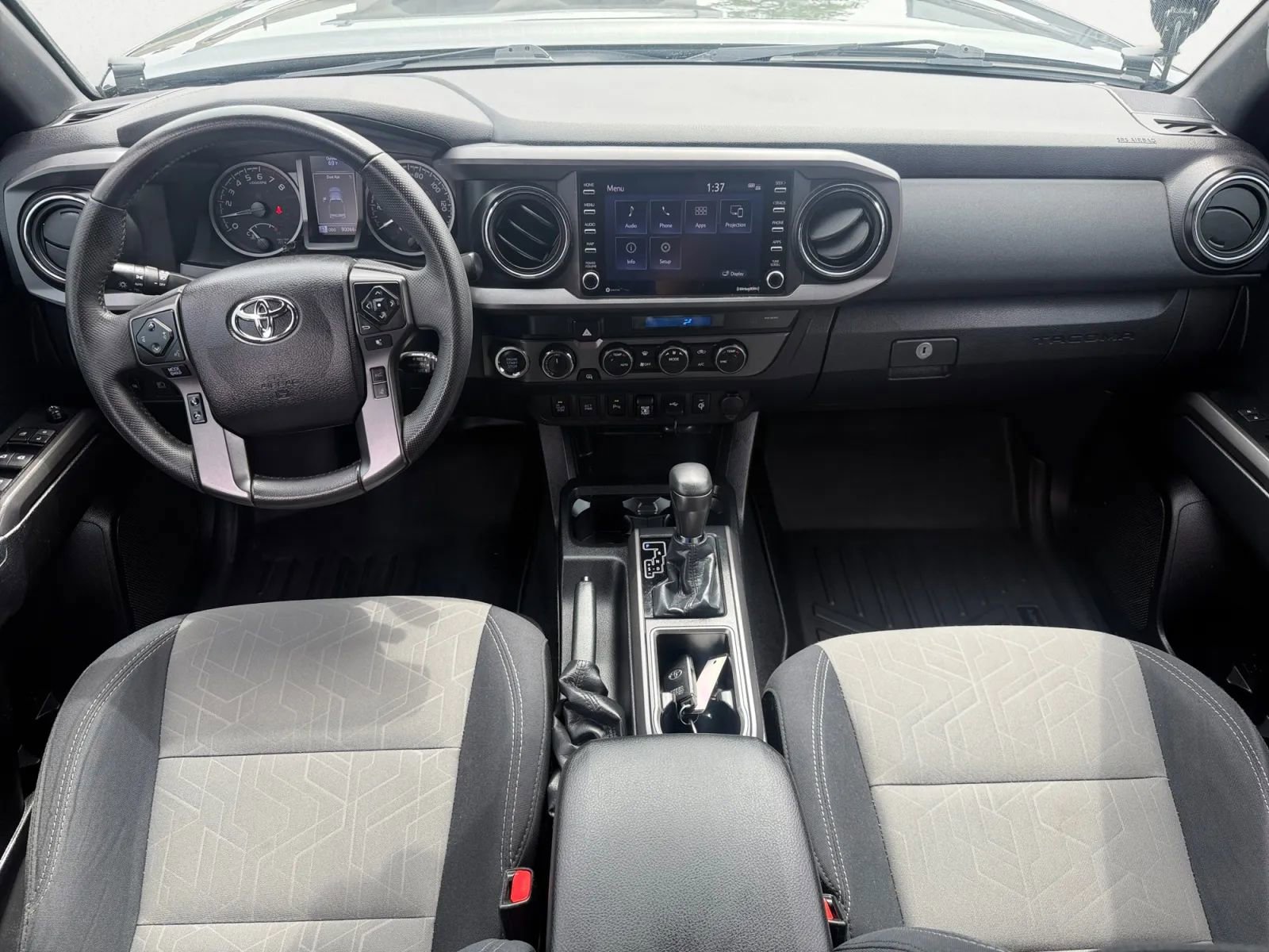 Used 2021 Toyota Tacoma TRD Off-Road w/ Technology Package image 12