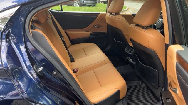 Used 2025 Lexus ES 350 w/ Premium Package FWD image 13