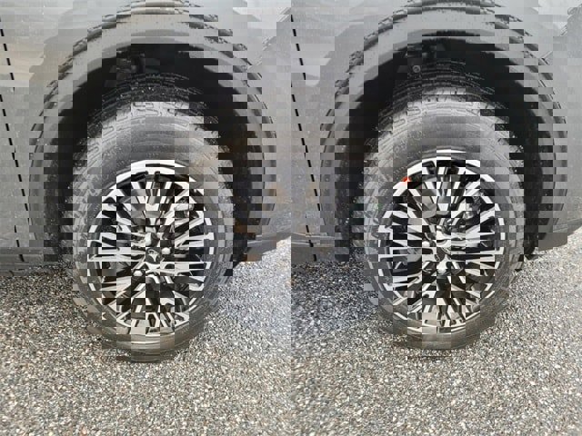 New 2025 Ford Escape SE w/ Class II Trailer Tow Package image 42