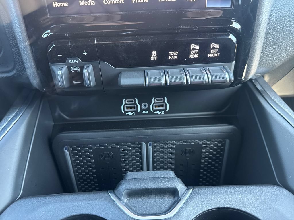 New 2026 RAM 2500 Laramie w/ Night Edition AWD/4WD image 21