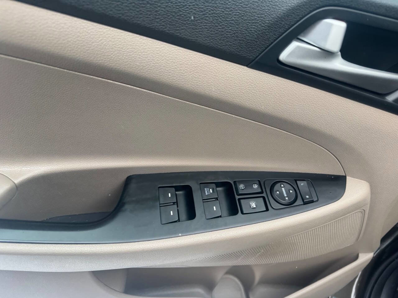 Used 2019 Hyundai Tucson SE image 10