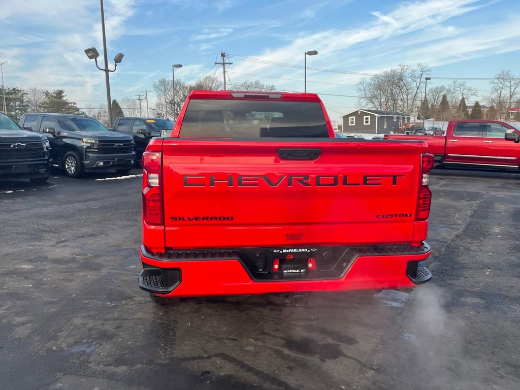 Used 2025 Chevrolet Silverado 1500 Custom w/ Turbomax Blackout Package image 4
