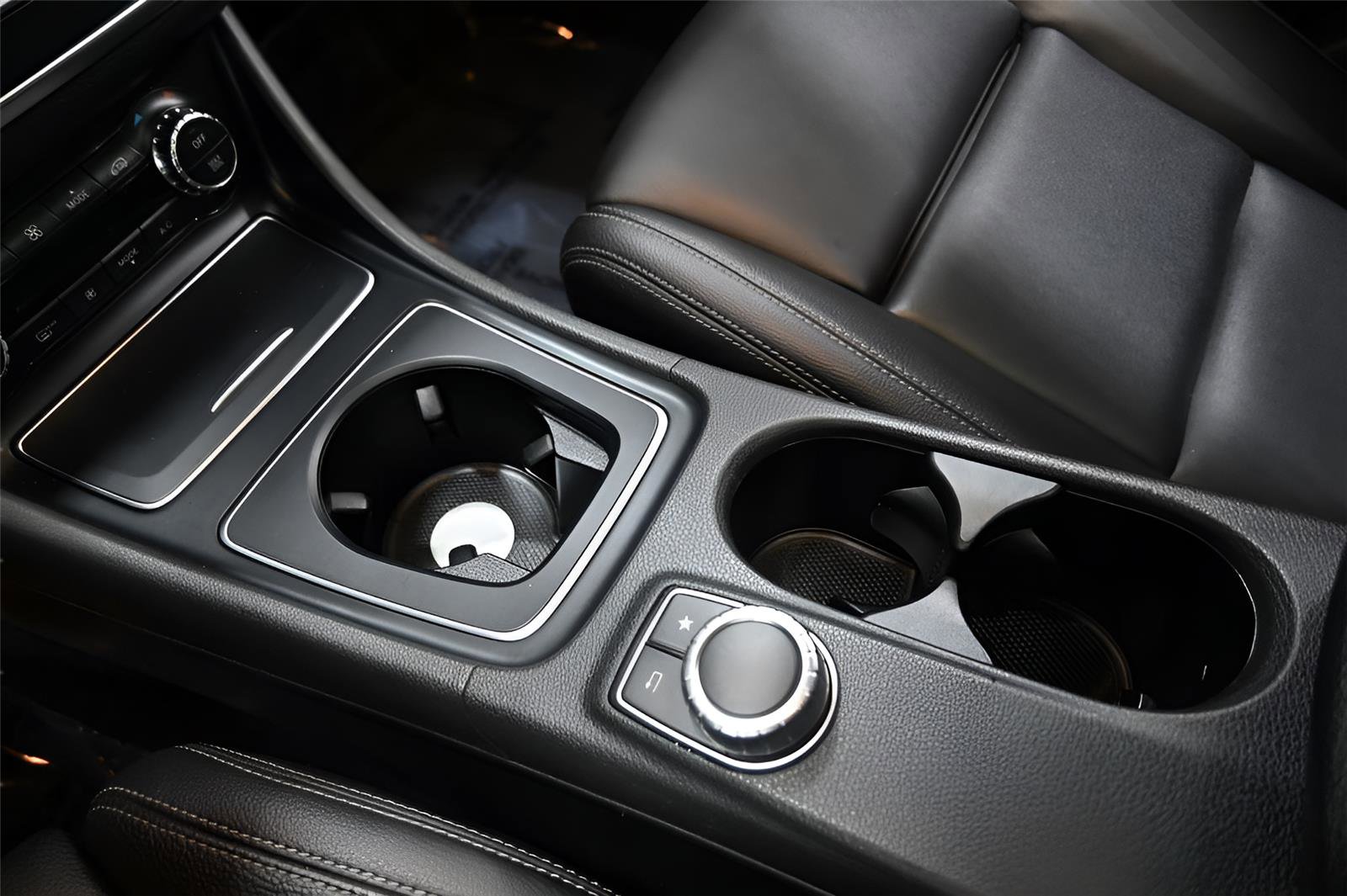 Used 2018 Mercedes-Benz CLA 250 image 24