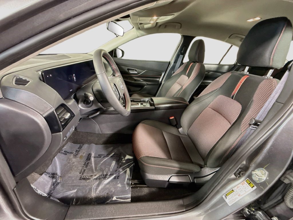 Used 2026 Nissan Sentra SR w/ Floor Mat Package FWD image 21
