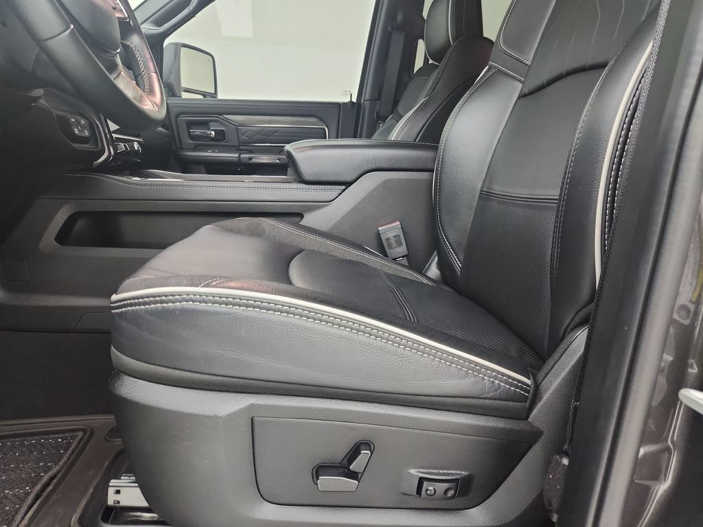 Used 2025 RAM 2500 Limited AWD/4WD image 22