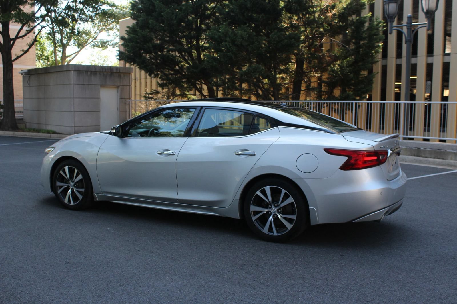 Used 2017 Nissan Maxima 3.5 SL FWD image 9